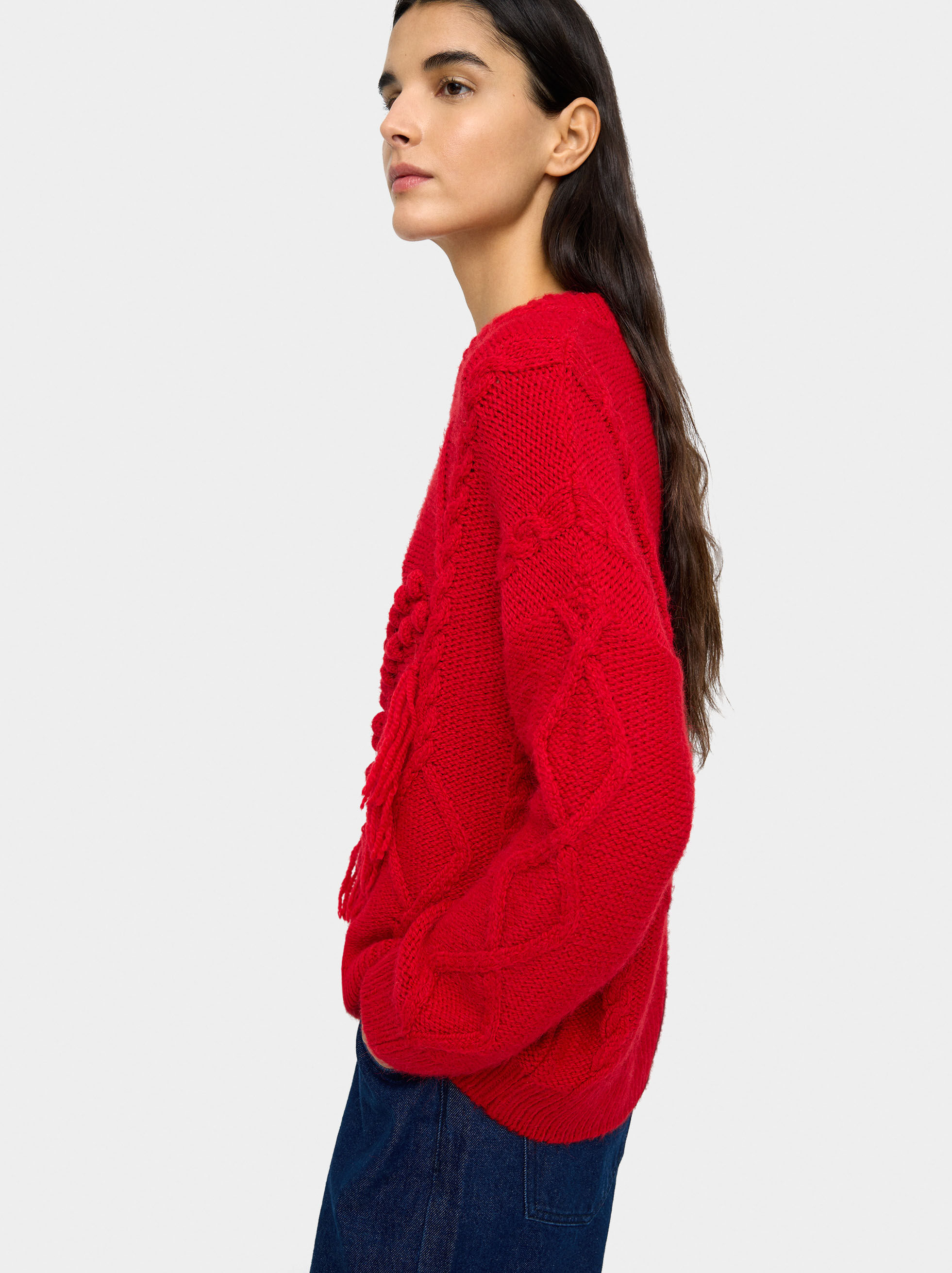 Knitted t-shirt with fringes and reliefs
