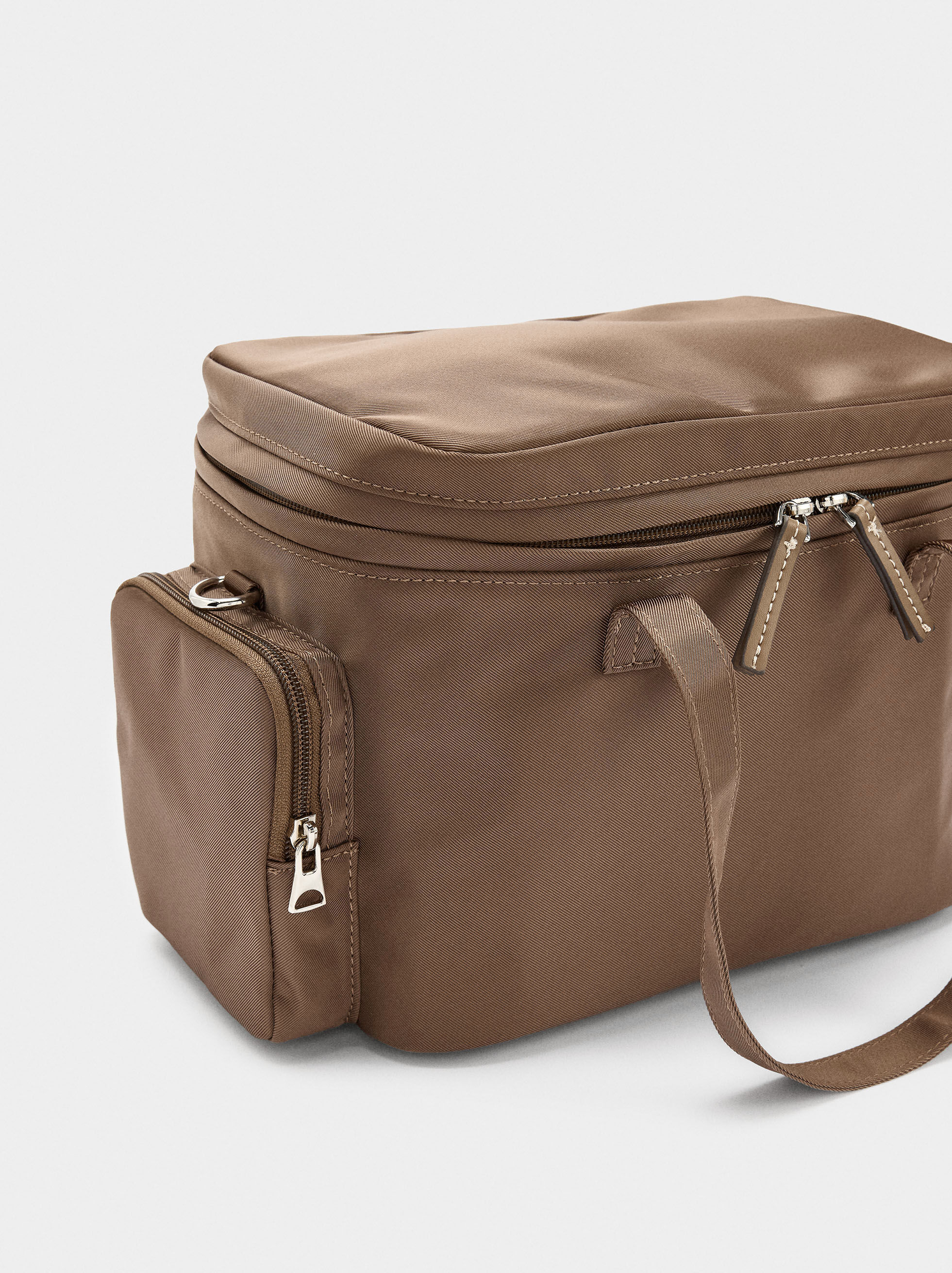 Solid nylon lunch bag