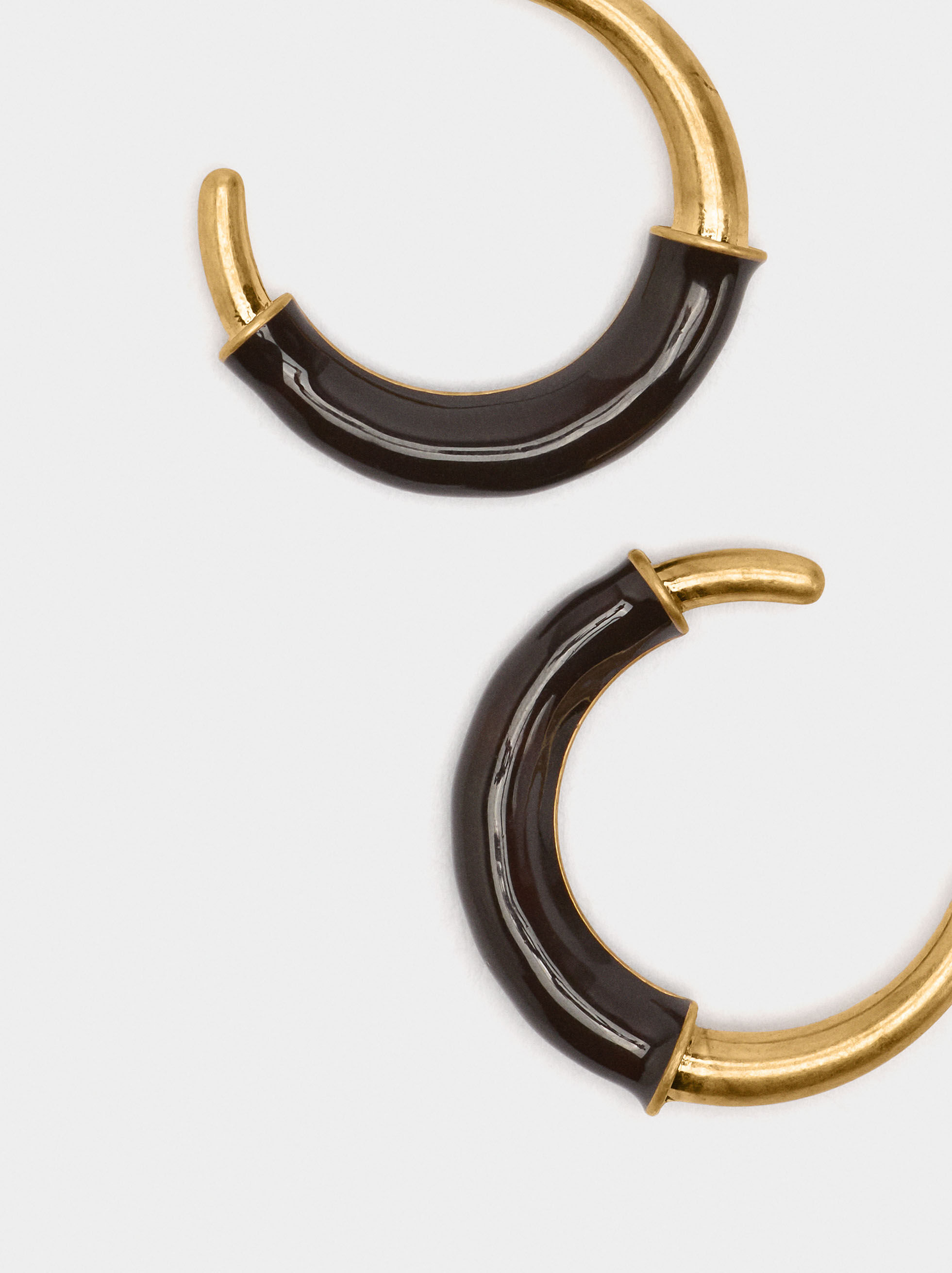 Open rings with enamel