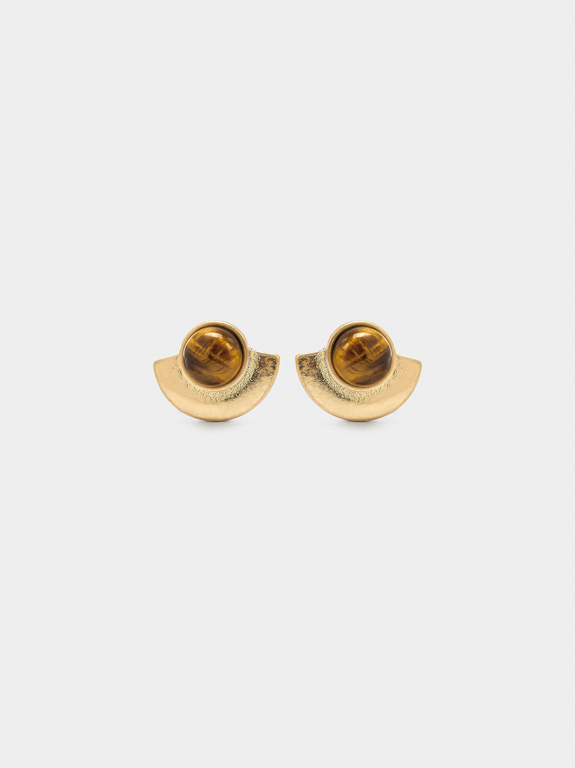 Fan-shaped earrings with stone