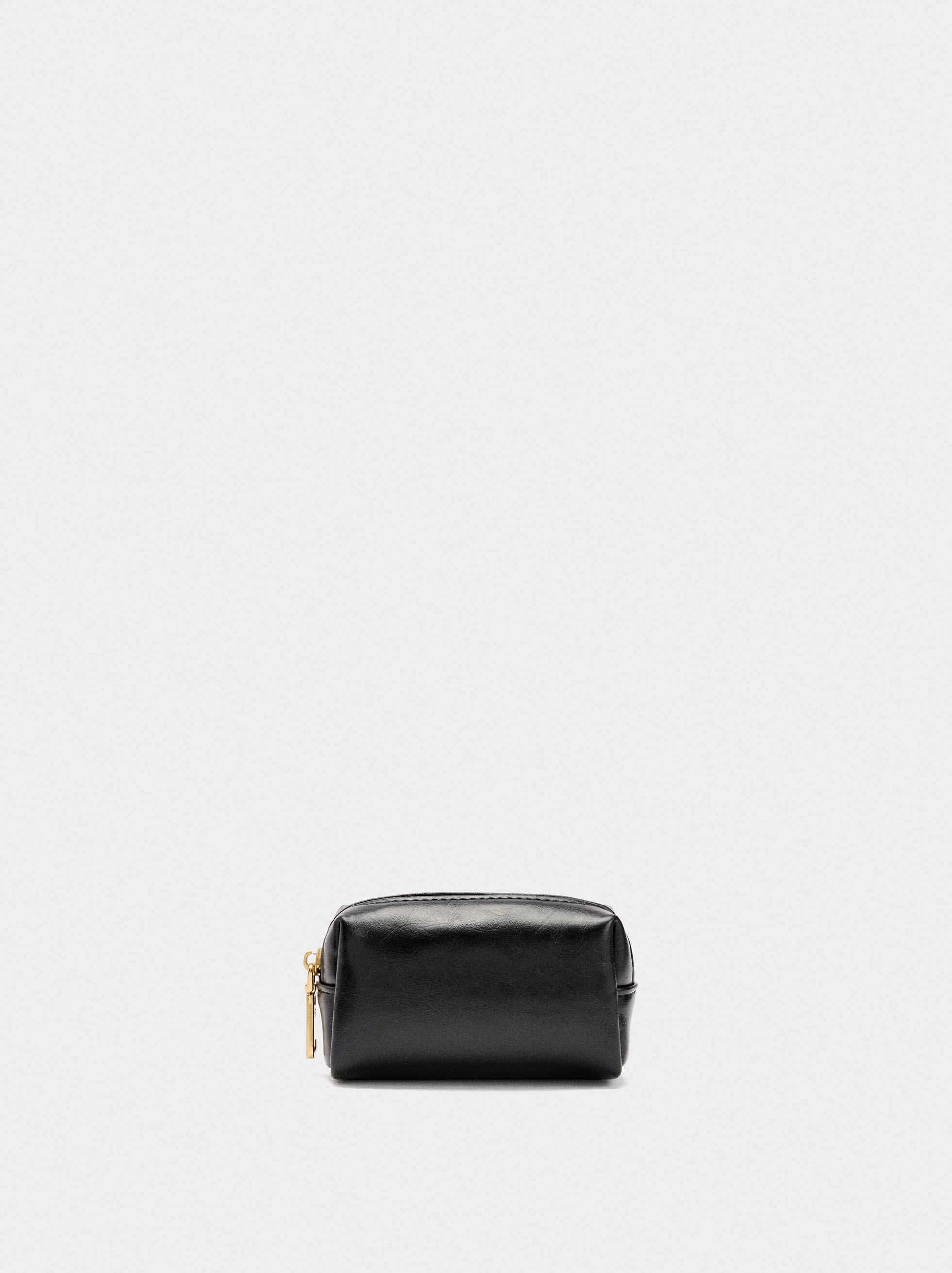 Coin purse with varnished effect