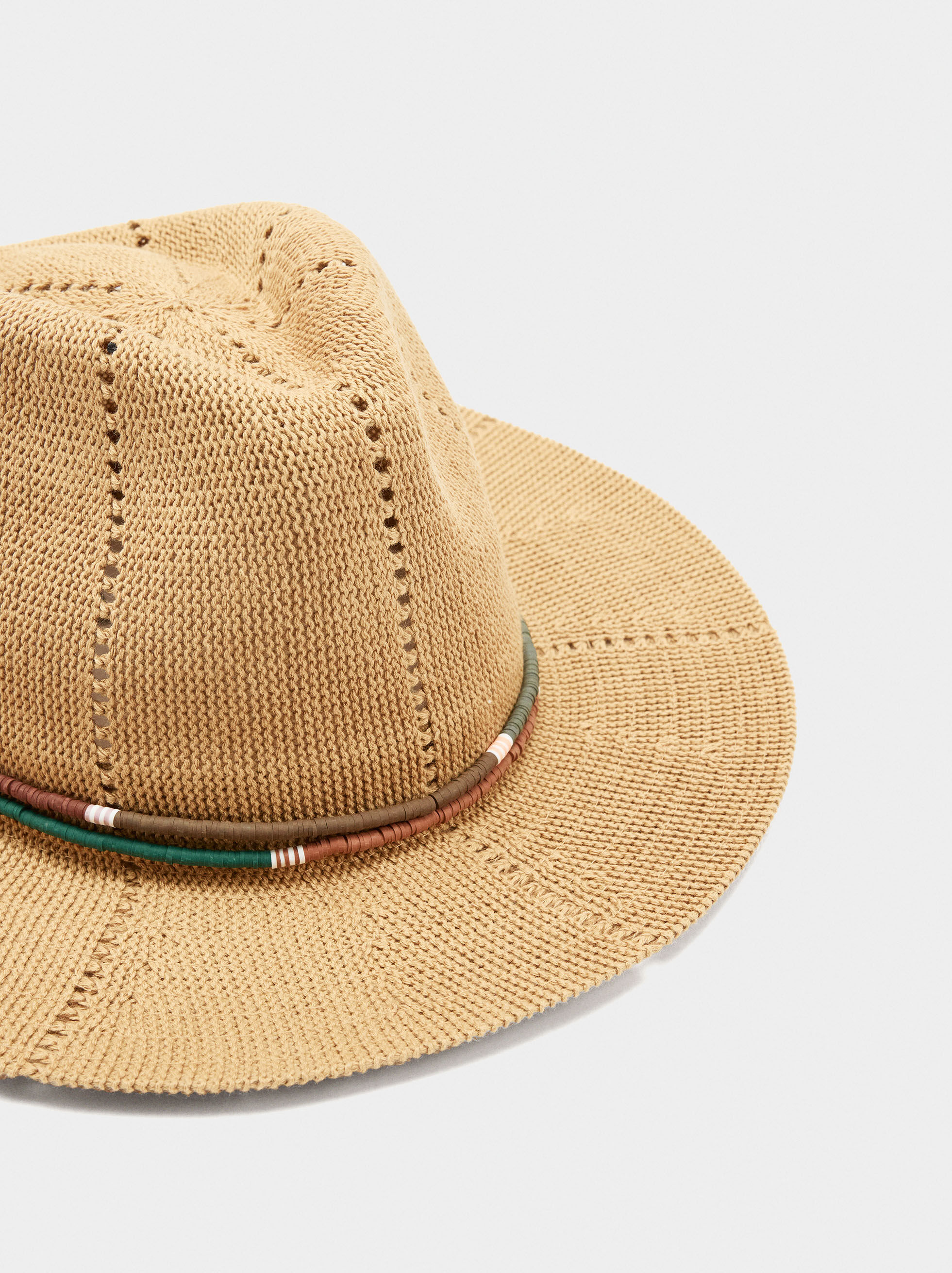 Mesh hat with bead detail