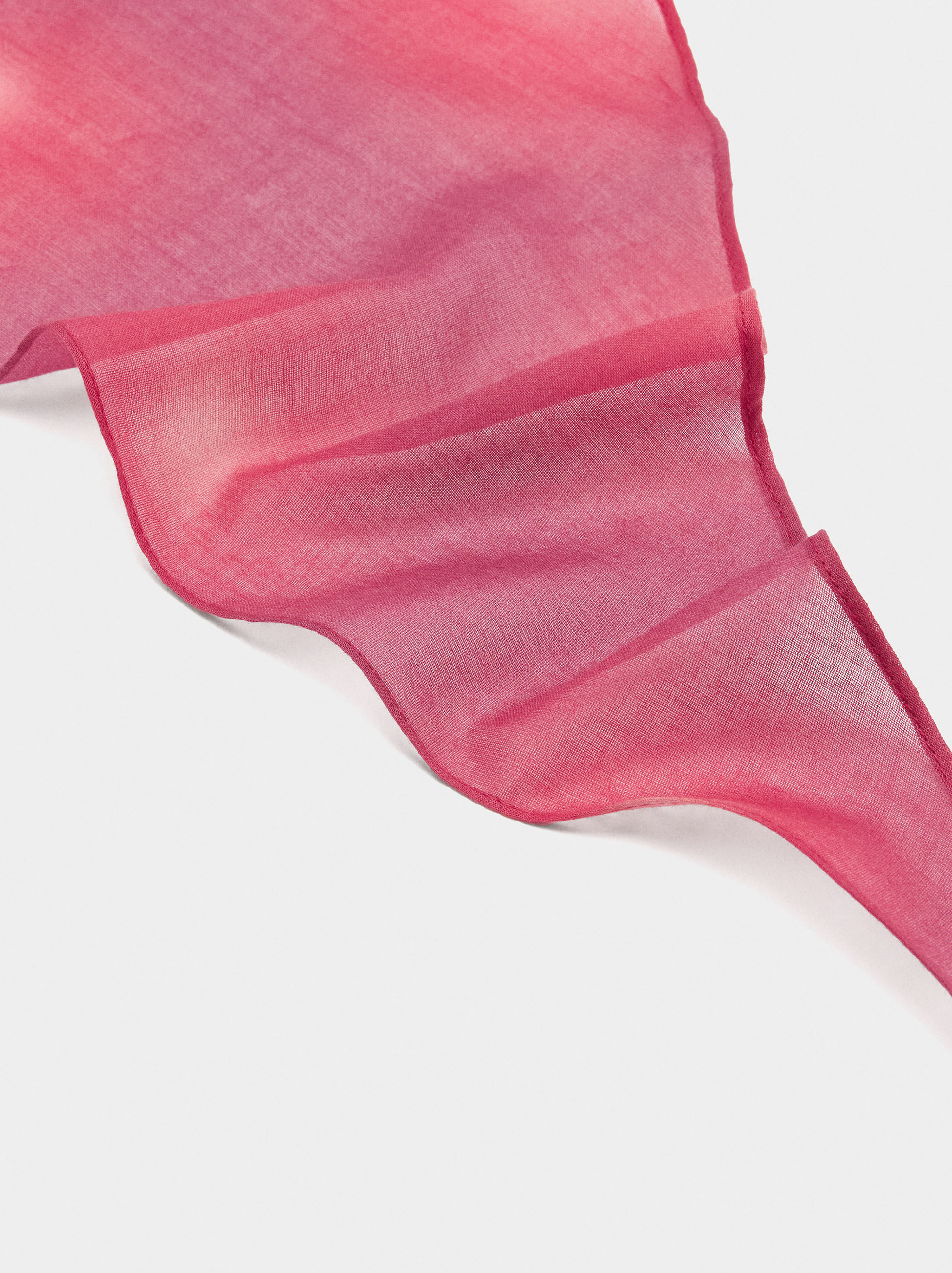 Printed triangular scarf