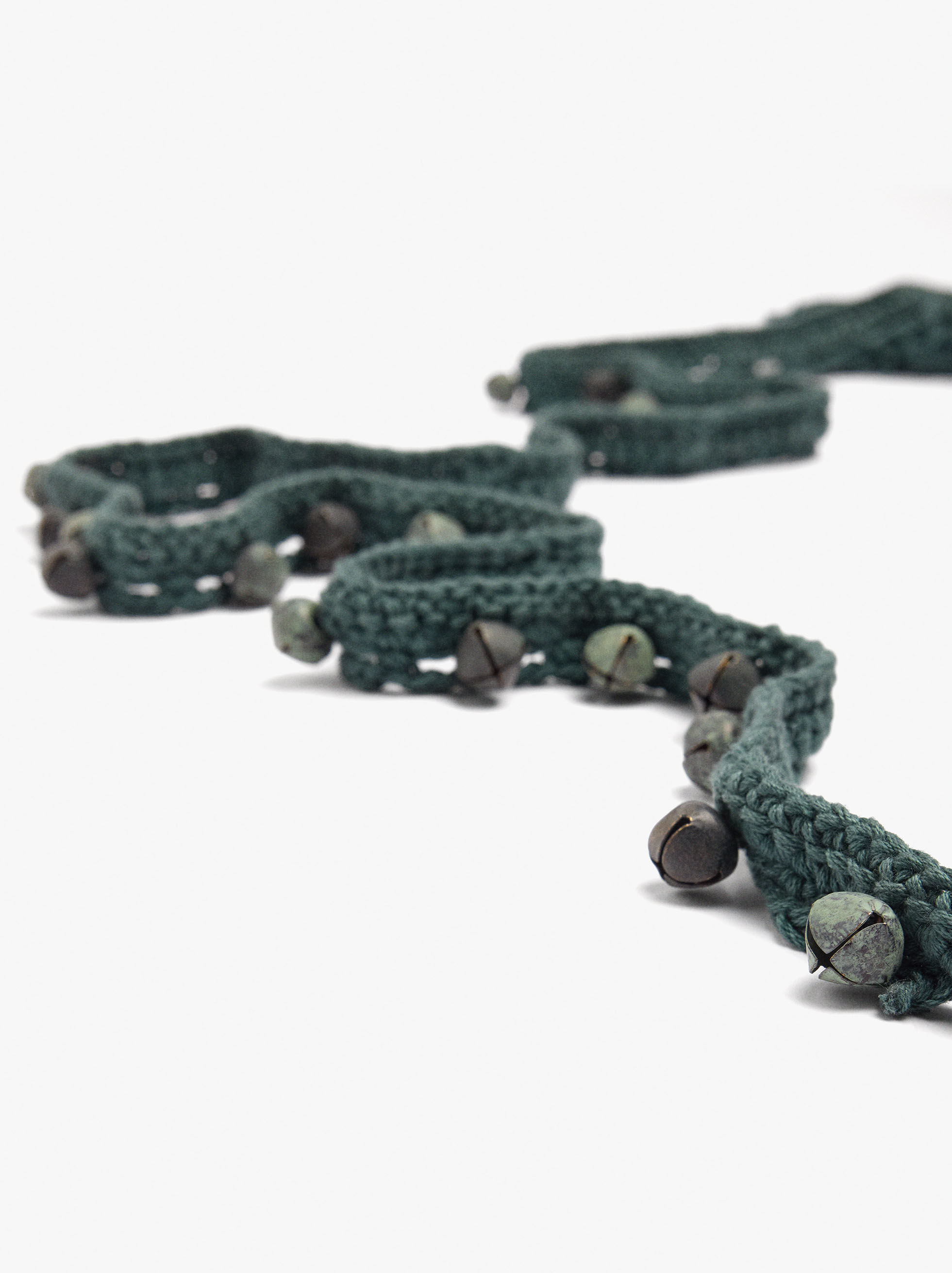 Multifunctional crochet necklace with jingles