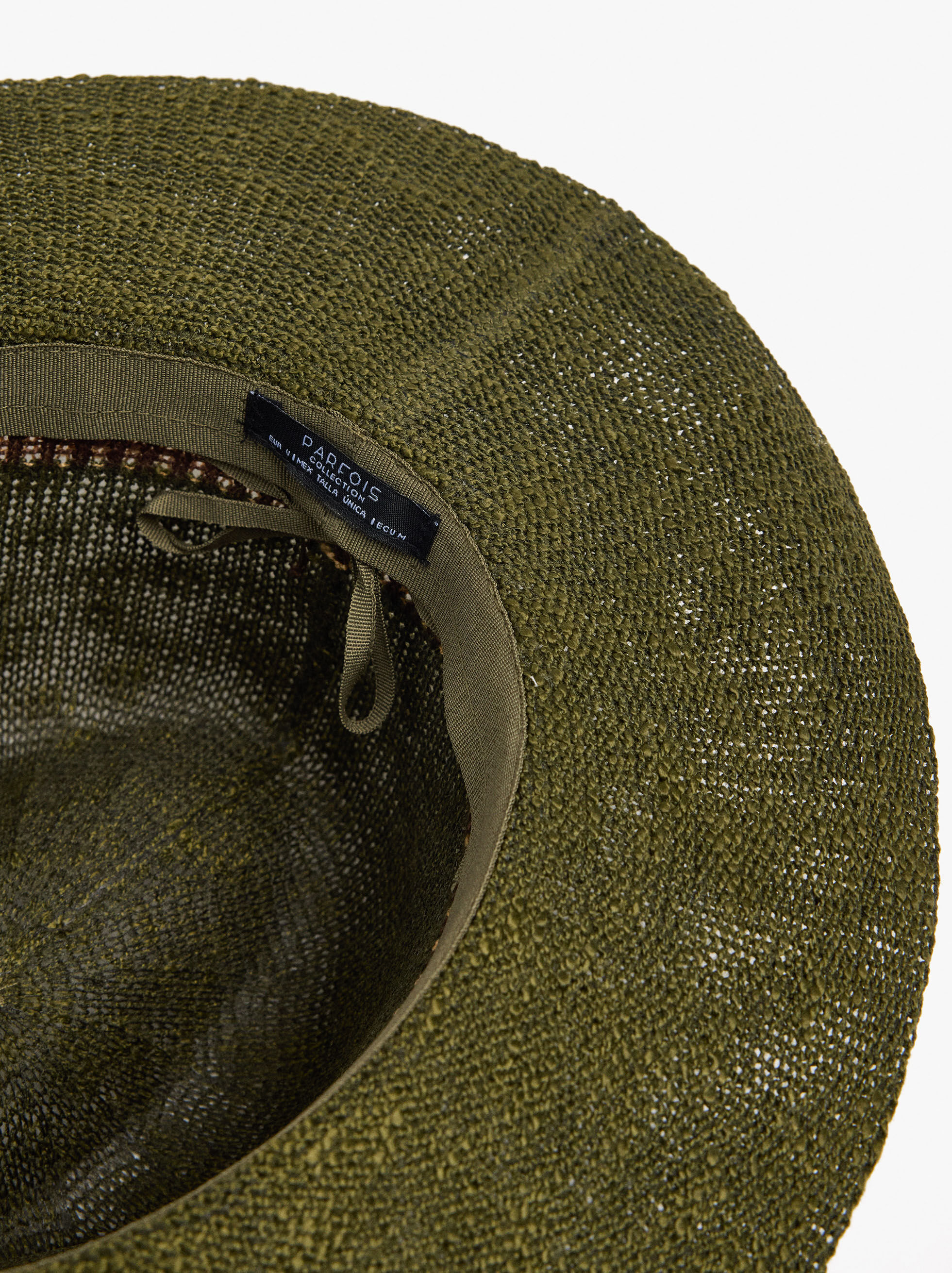 Mesh Hat with Bicolor Detail