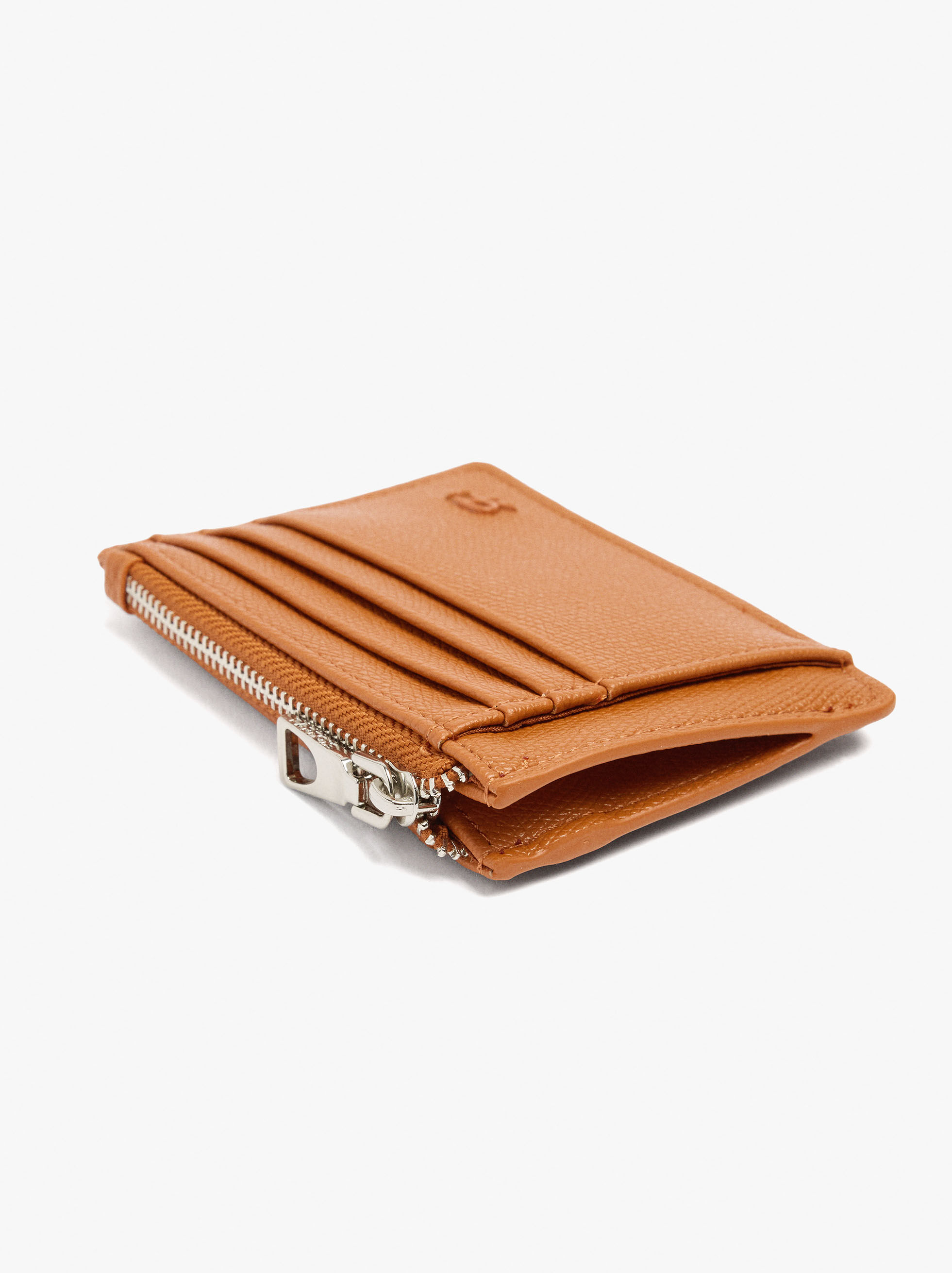 Textured cardholder with key holder