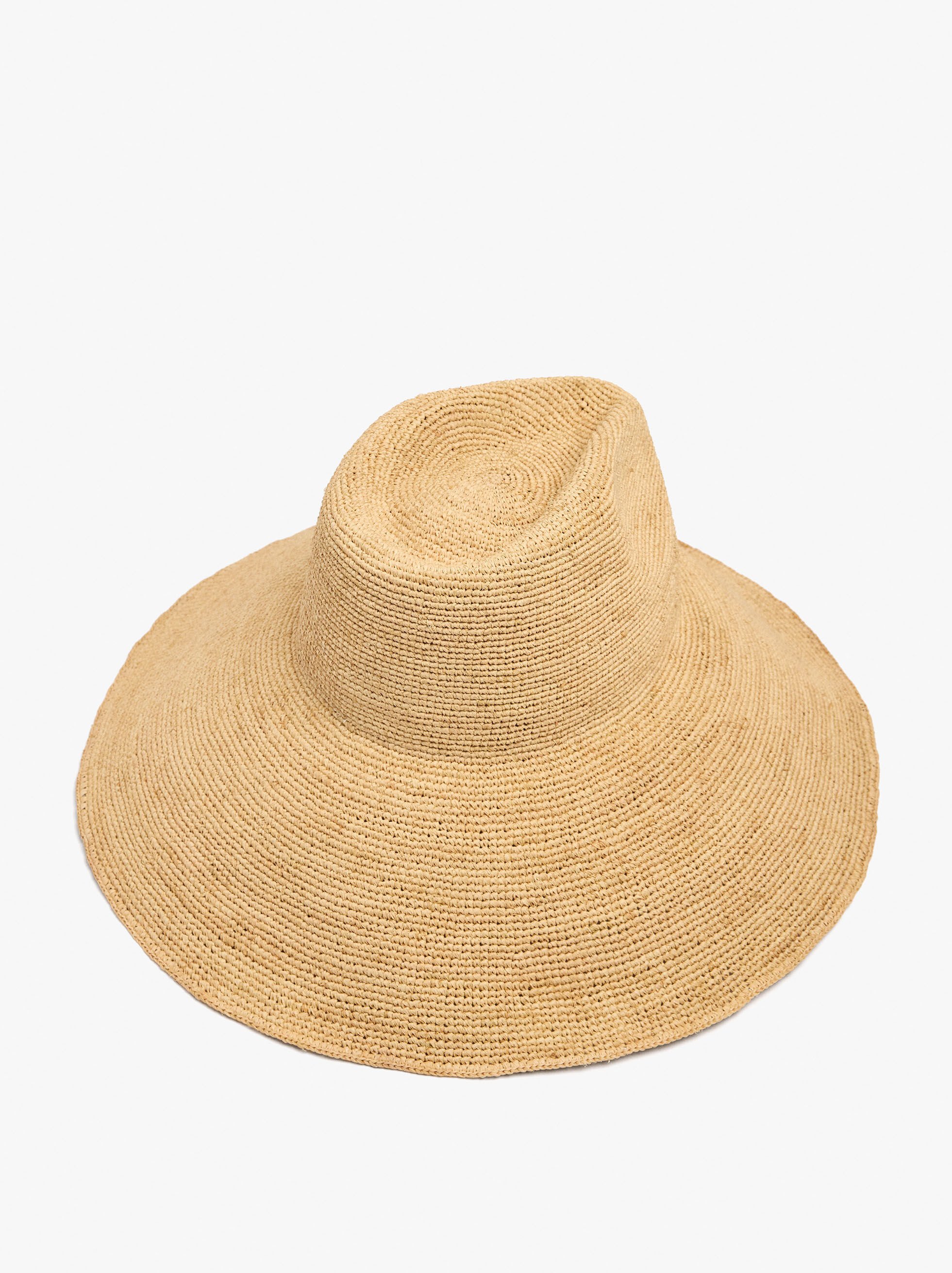 Wide-brim straw hat