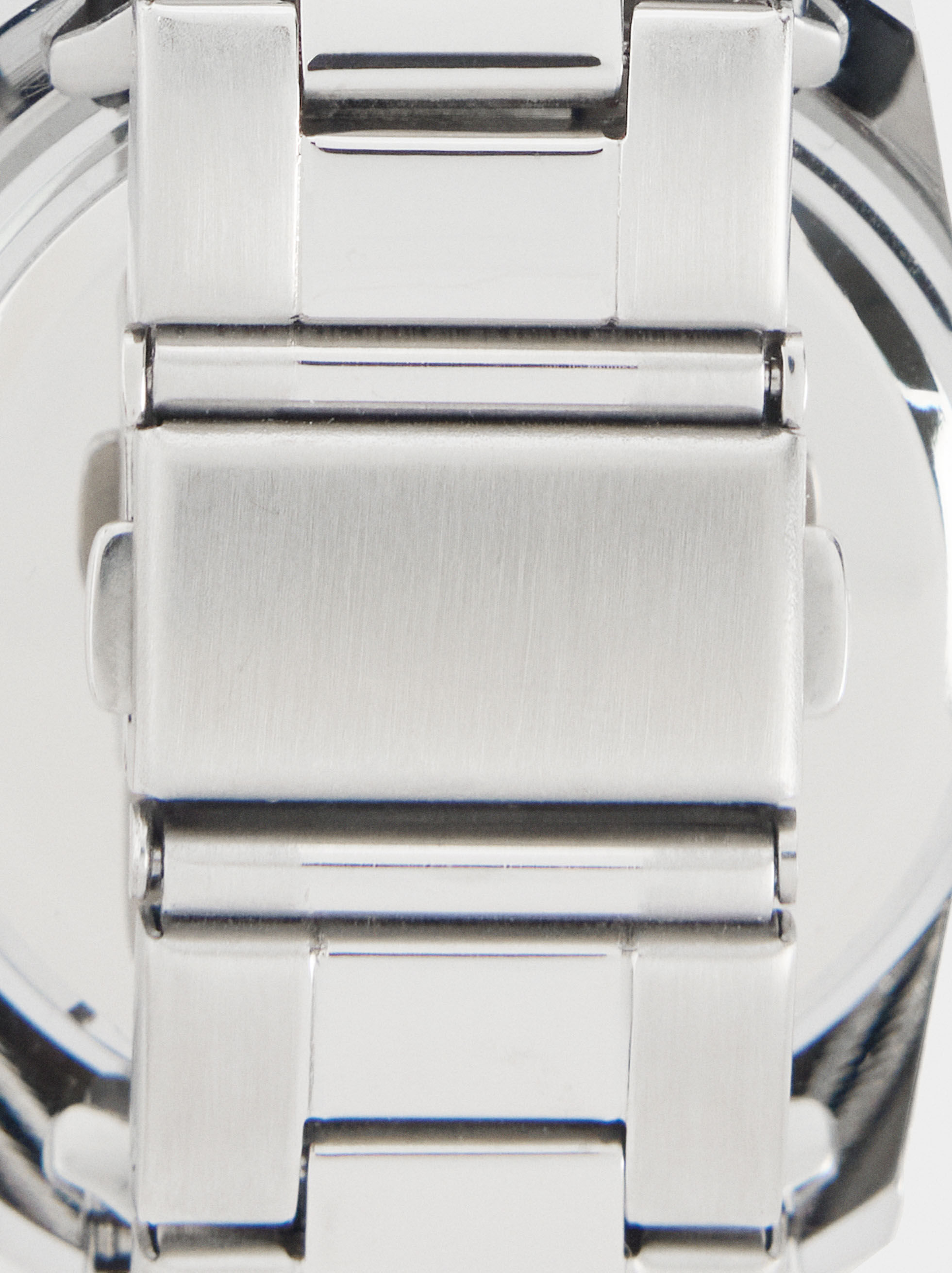 Round Watch with Stainless Steel Bracelet