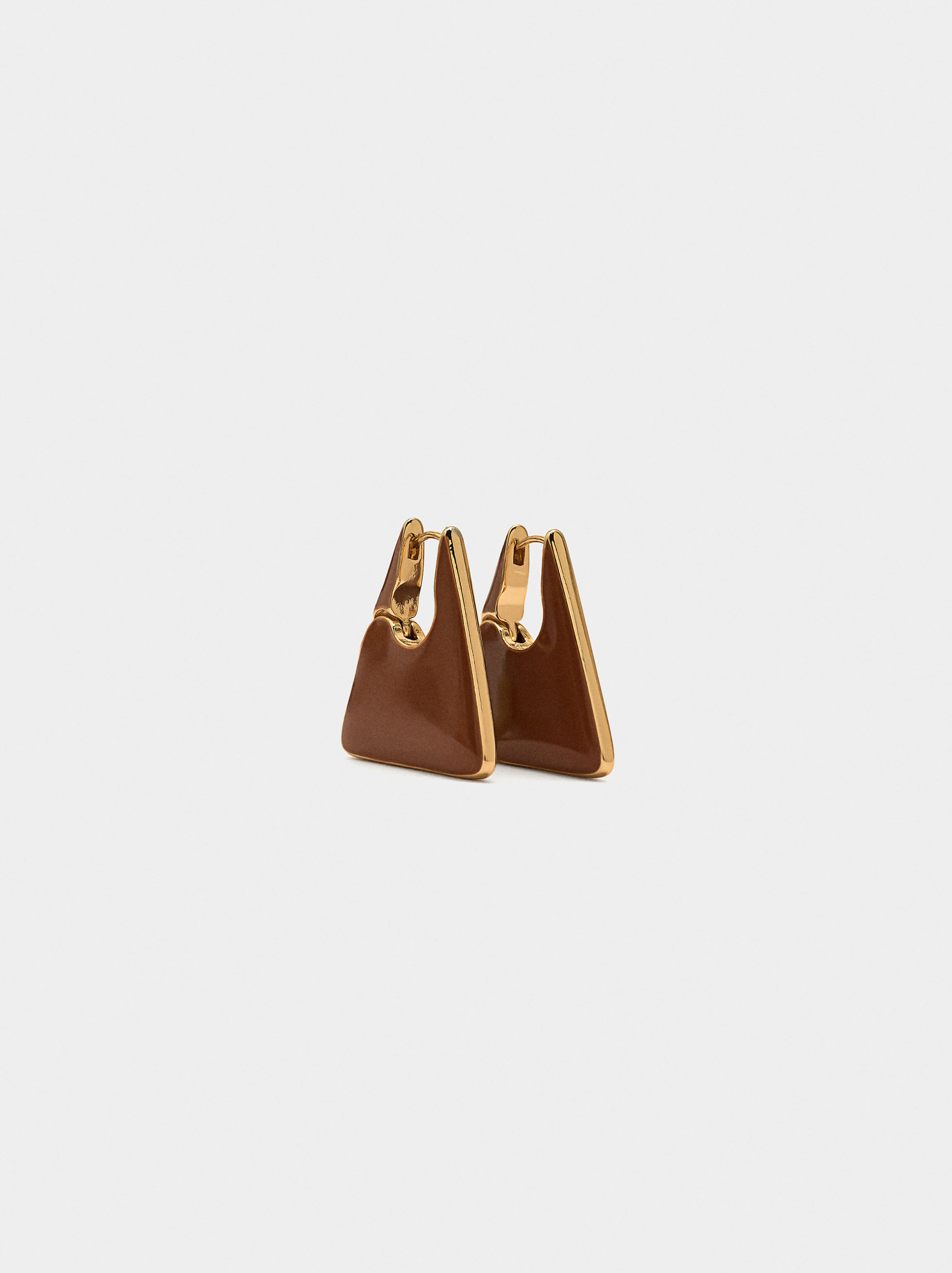 Triangle-shaped earrings with enamel
